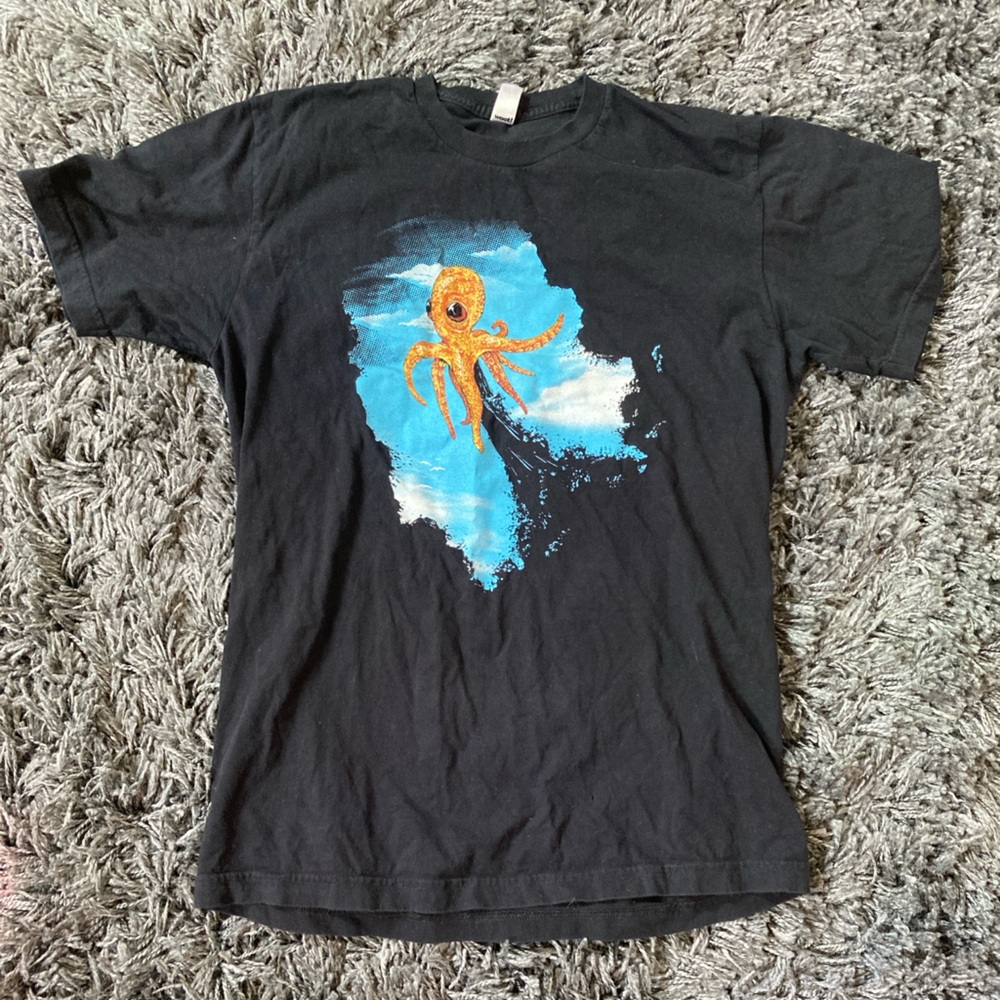 Octopus graphic tee